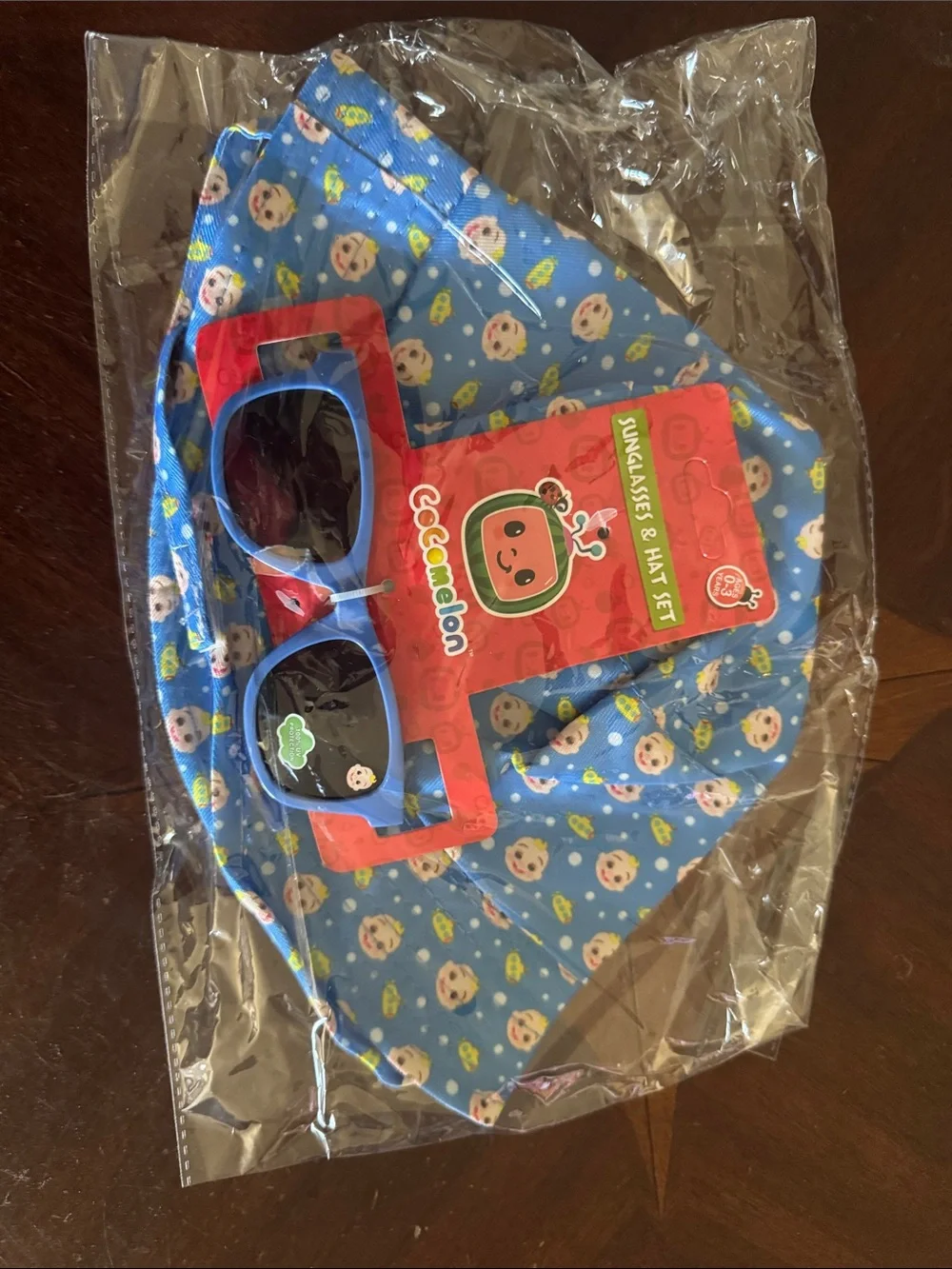 Cocomelon  bucket hat with sunglasses